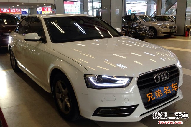 奥迪A4L2015款35 TFSI 自动标准型