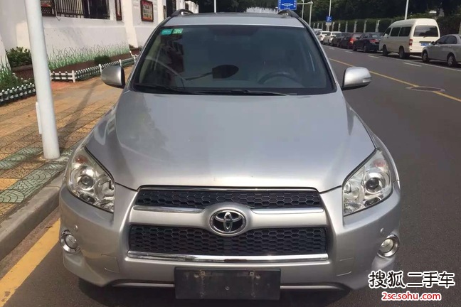 丰田RAV42011款2.4L 自动四驱豪华版 