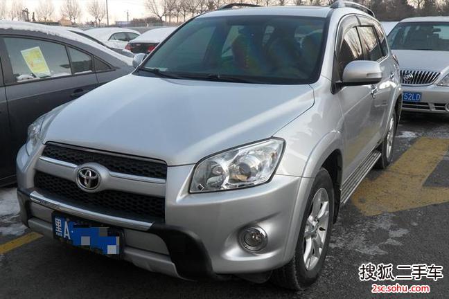  丰田RAV42011款2.4L 手动四驱豪华版  丰田RAV42011款2.4L 手动四驱豪华版 