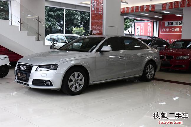 奥迪A4L2010款2.0TFSI 标准型