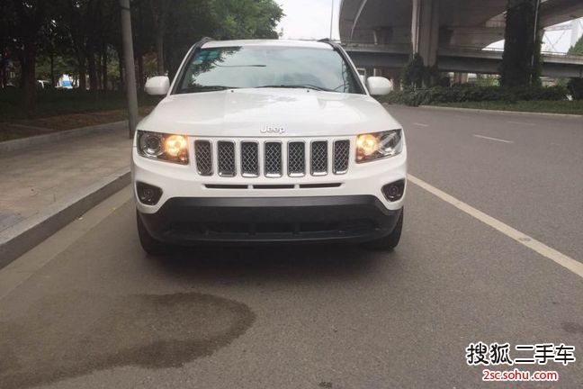 Jeep指南者2014款改款 2.0L 两驱进取版