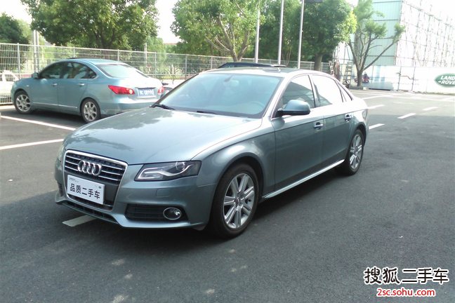 奥迪A4L2012款2.0TFSI 技术型