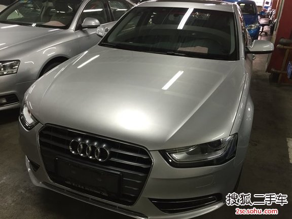 奥迪A4L2013款30 TFSI 自动舒适型