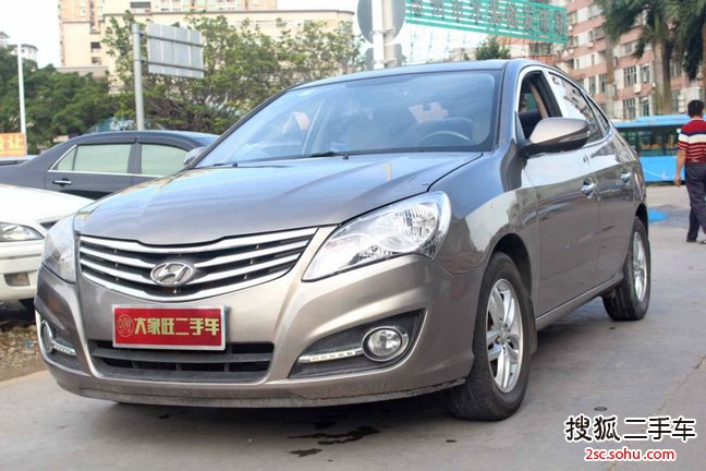 现代悦动2011款1.6L 自动顶级型