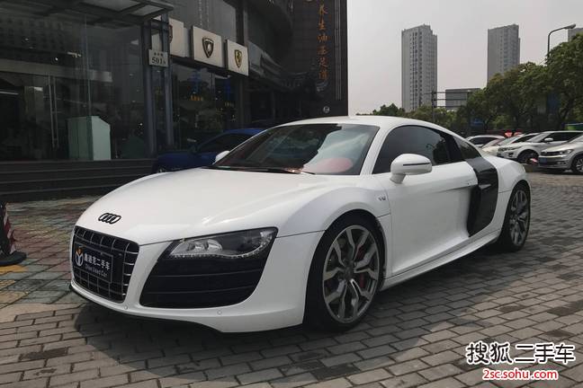 奥迪R82010款5.2FSI quattro