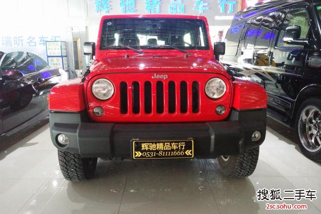 Jeep牧马人四门版2015款3.0L 撒哈拉