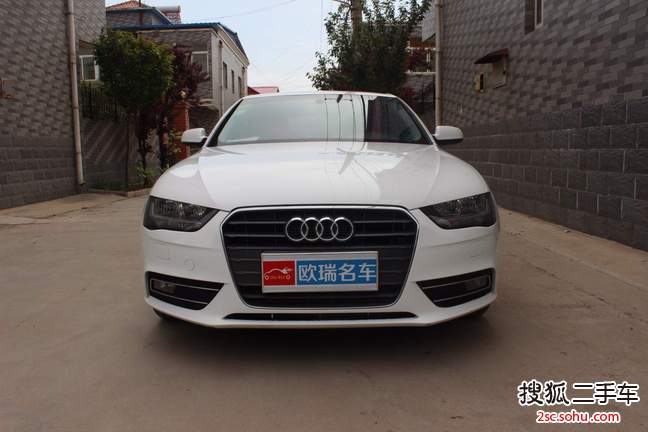 奥迪A4L2013款30 TFSI 自动舒适型