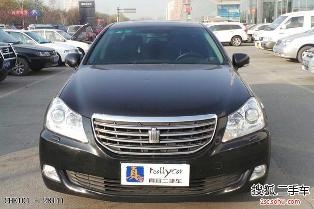 丰田皇冠2010款V6 2.5L Royal 真皮导航版 