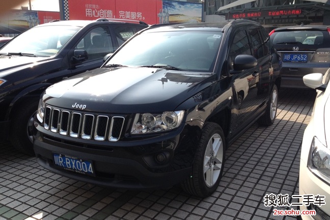 Jeep指南者2014款2.0L 两驱运动版