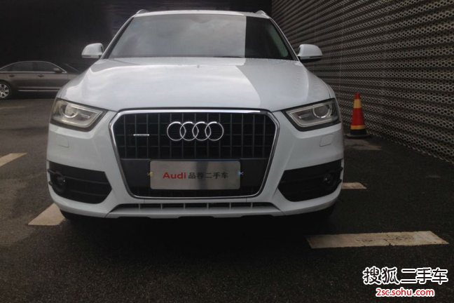 奥迪Q32013款40 TFSI 全时四驱豪华型