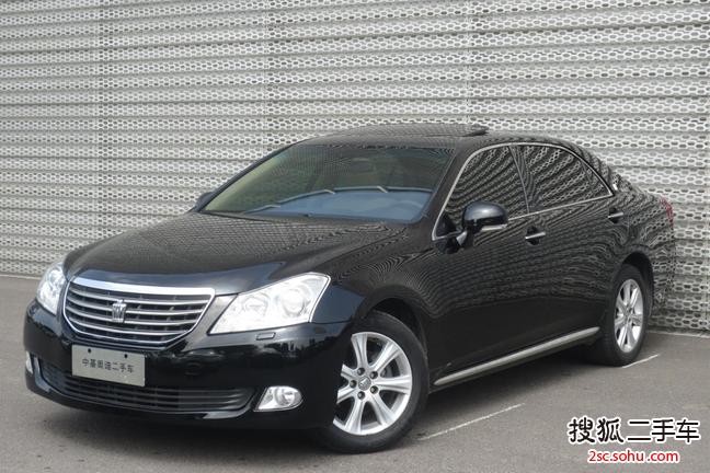 丰田皇冠2010款3.0L Royal Saloon