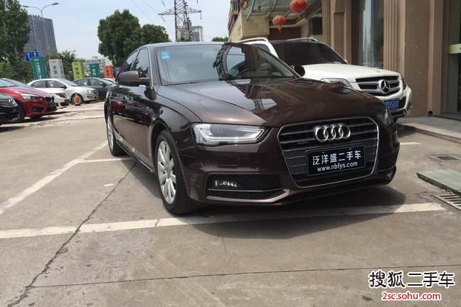 奥迪A4L2013款40 TFSI quattro个性运动型