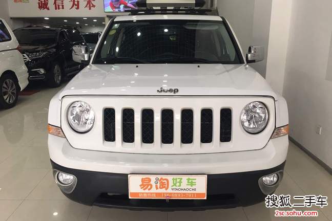 Jeep自由客2015款2.0L运动版