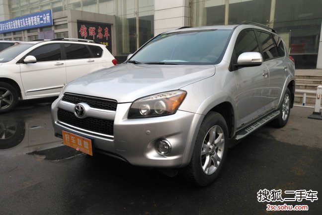 丰田RAV42011款2.4L 自动四驱至臻导航版 