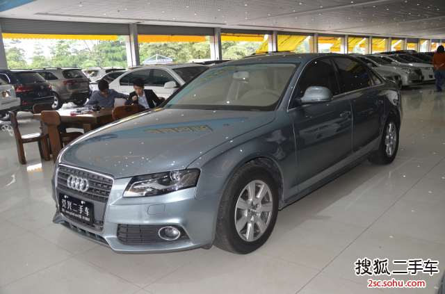 奥迪A4L2012款2.0TFSI 豪华型