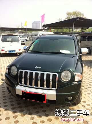 Jeep指南者2011款2.4 豪华导航版