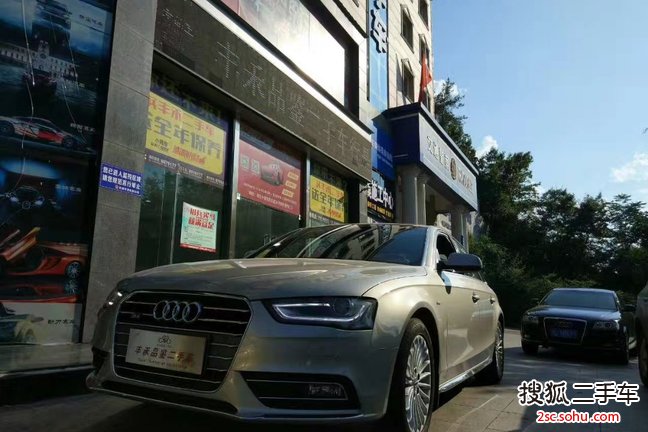 奥迪A4L2015款35 TFSI 自动舒适型