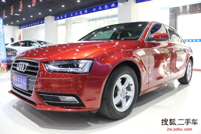 奥迪A4L2013款35 TFSI(2.0T)自动舒适型