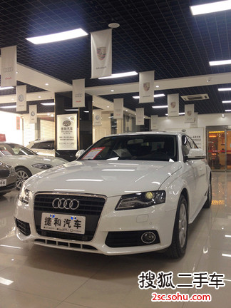 奥迪A4L2012款2.0TFSI 标准型