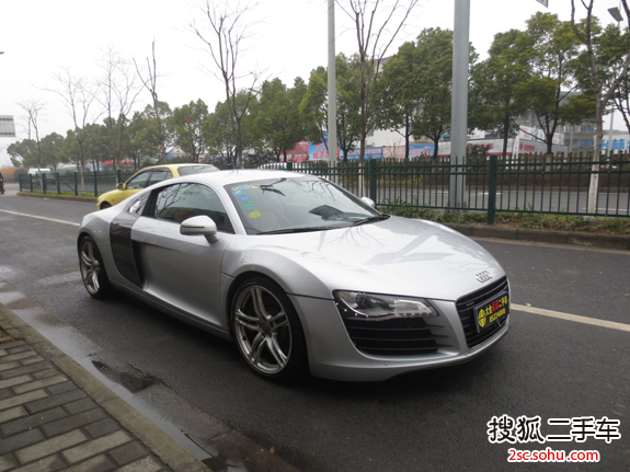 奥迪R82008款4.2FSI quattro