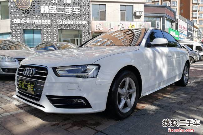 奥迪A4L2013款35 TFSI 自动标准型