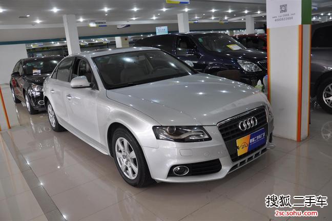 奥迪A4L2011款2.0TFSI 豪华型