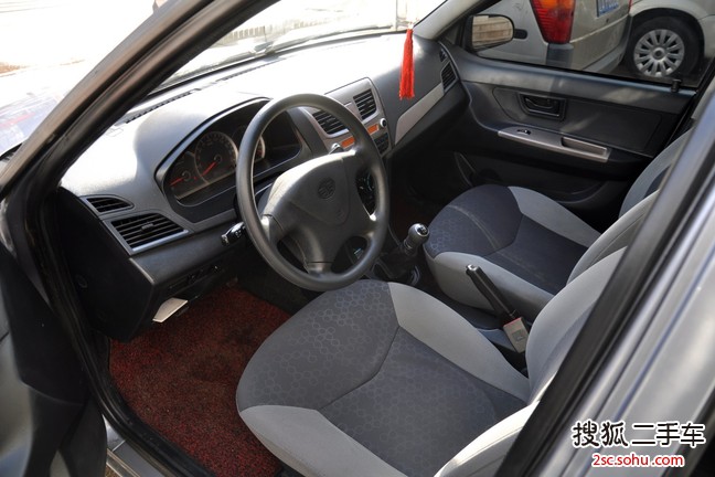 沈阳-一汽夏利n3三厢2012款1.0l 三厢舒适型