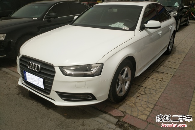 奥迪A4L2013款35 TFSI 自动豪华型