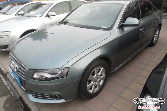 奥迪A4L2009款2.0TFSI 标准型