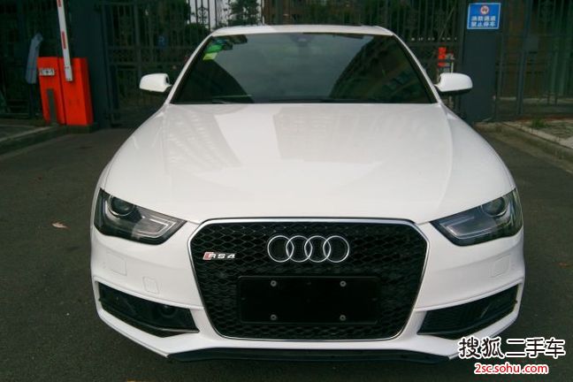 奥迪A4L2013款40 TFSI quattro运动型