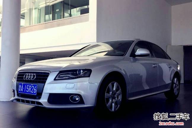 奥迪A4L2011款2.0TFSI 标准型