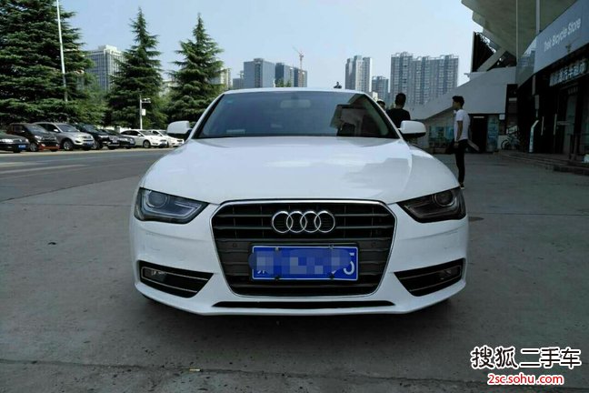 奥迪A4L2013款35 TFSI 自动标准型