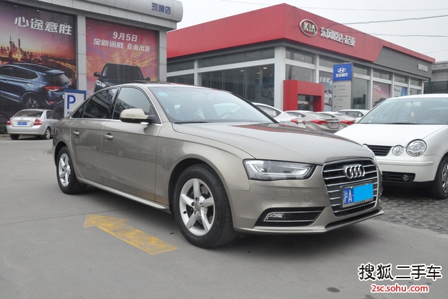 奥迪A4L2013款35 TFSI 自动标准型