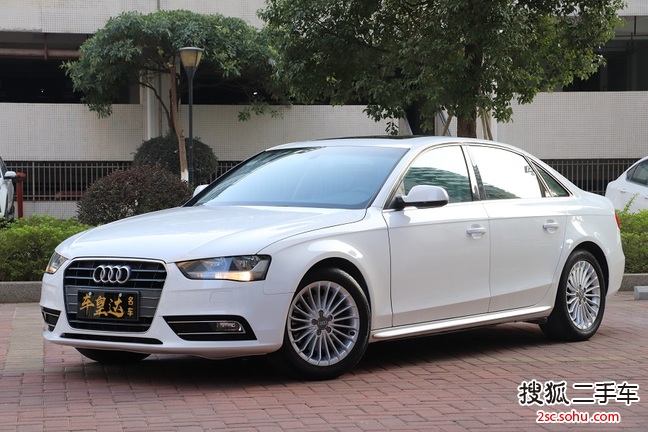 奥迪A4L2013款30 TFSI 自动舒适型