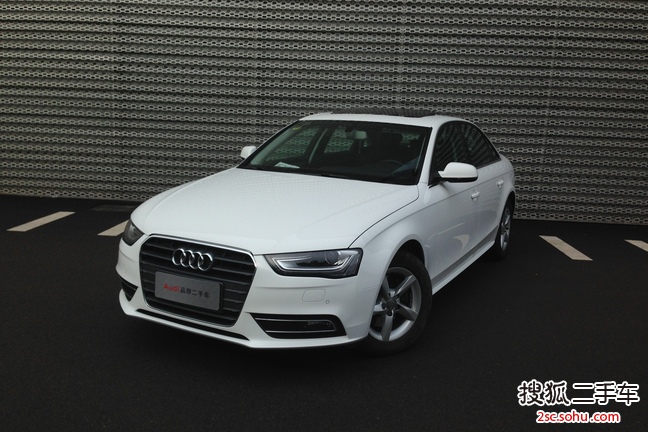 奥迪A4L2013款35 TFSI(2.0T)自动标准型