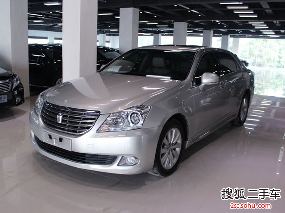 丰田皇冠2010款2.5L Royal 真皮天窗版