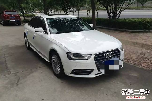 奥迪A4L2013款40 TFSI quattro个性运动型