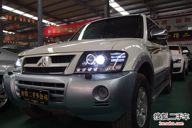 三菱帕杰罗2008款3.0 GLS 自动 导航版四驱