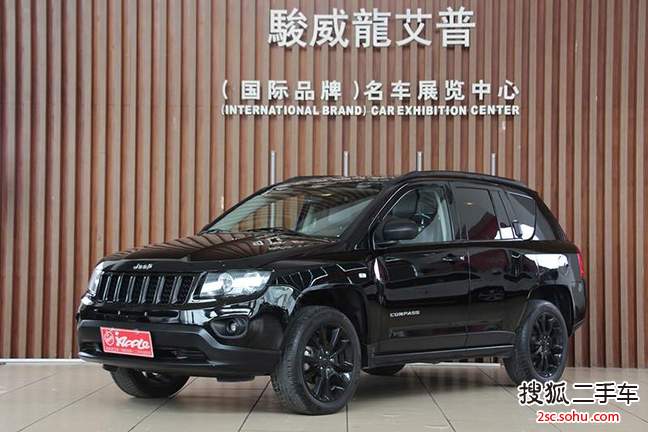 Jeep指南者2013款2.0L 两驱炫黑豪华版