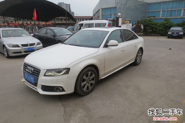 奥迪A4L2010款2.0TFSI 标准型