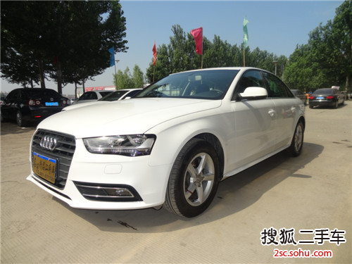 奥迪A4L2013款30 TFSI(1.8T)自动舒适型