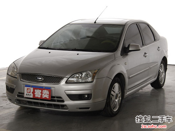 福特福克斯三厢2005款2.0L 自动豪华型