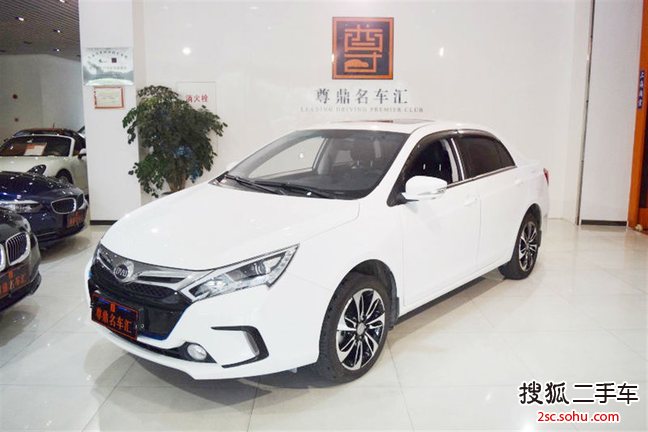 比亚迪秦2015款1.5T 双冠旗舰版