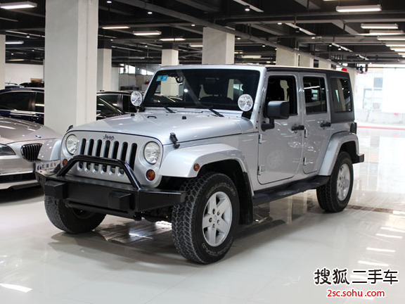 Jeep牧马人四门版2011款3.8L 撒哈拉