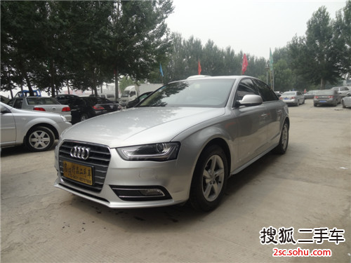 奥迪A4L2013款35 TFSI(2.0T)自动舒适型