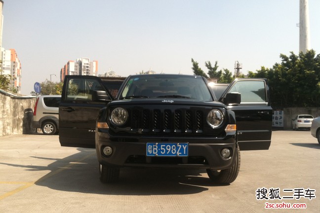 Jeep自由客2014款2.0L 运动版