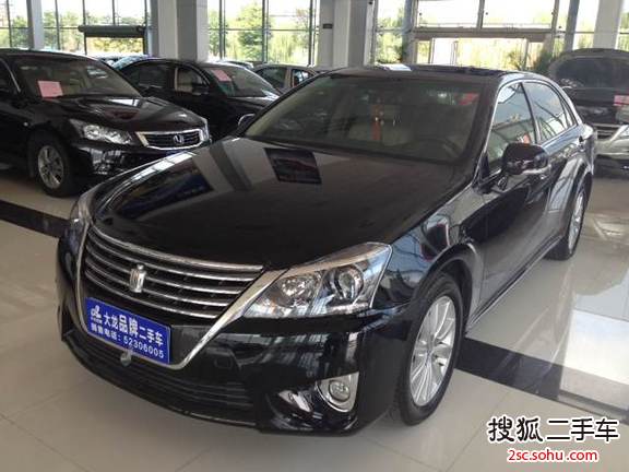 丰田皇冠2012款V6 2.5 Royal