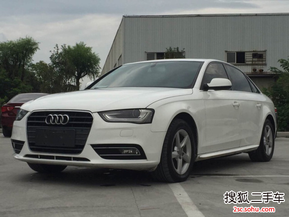 奥迪A4L2013款30 TFSI 自动舒适型