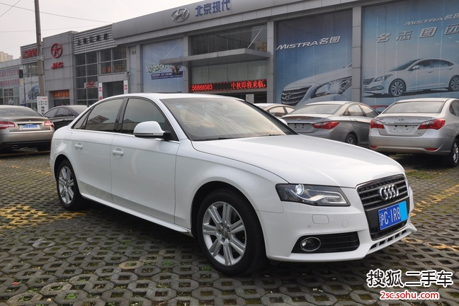 奥迪A4L2012款2.0TFSI 技术型