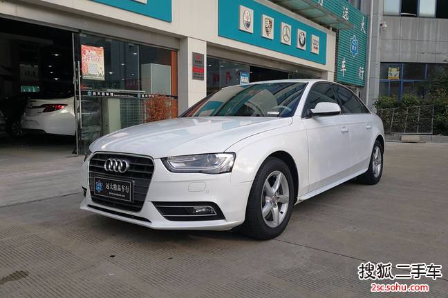 奥迪A4L2013款35 TFSI 自动标准型